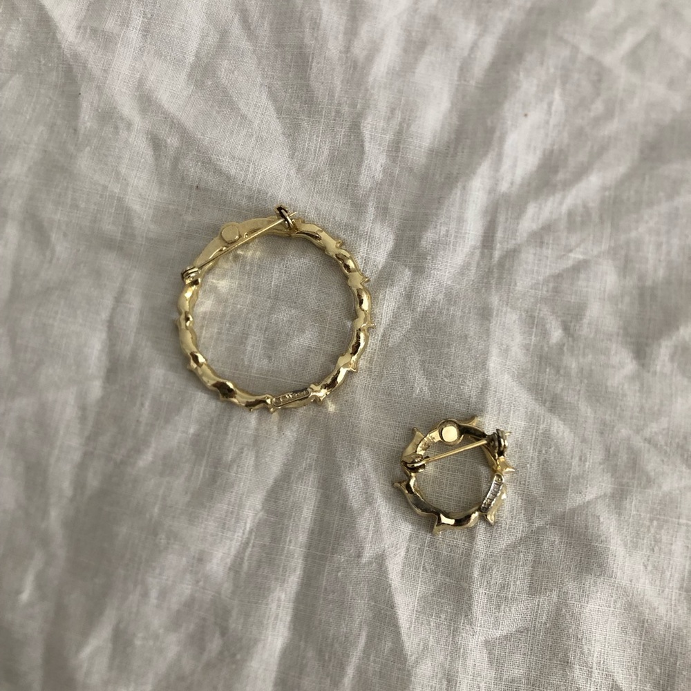 Vtg Gerry’s Leaf Wreath Shaped Brooch Pair - Picture 3 of 14